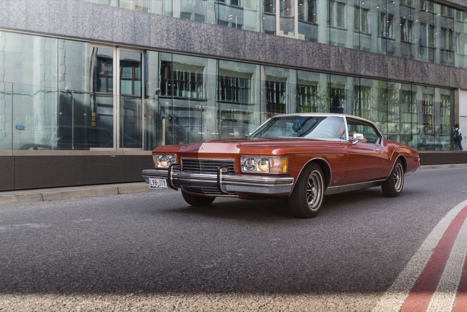 Buick Riviera – bordowe coupé boattail z lat 70. | Time Machines Warsaw